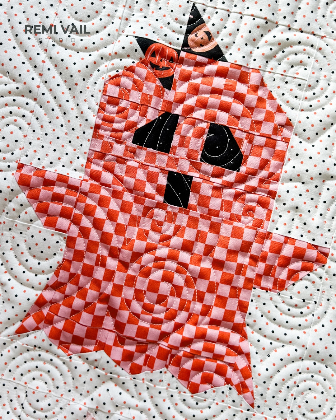 Quilted ghosts using the Boo Quilt pattern and Hey Pumpkin Fabric Collection by Riley Blake Designs. Piecing, quilting, and photography by Tamara Darragh for Remi Vail Studio.