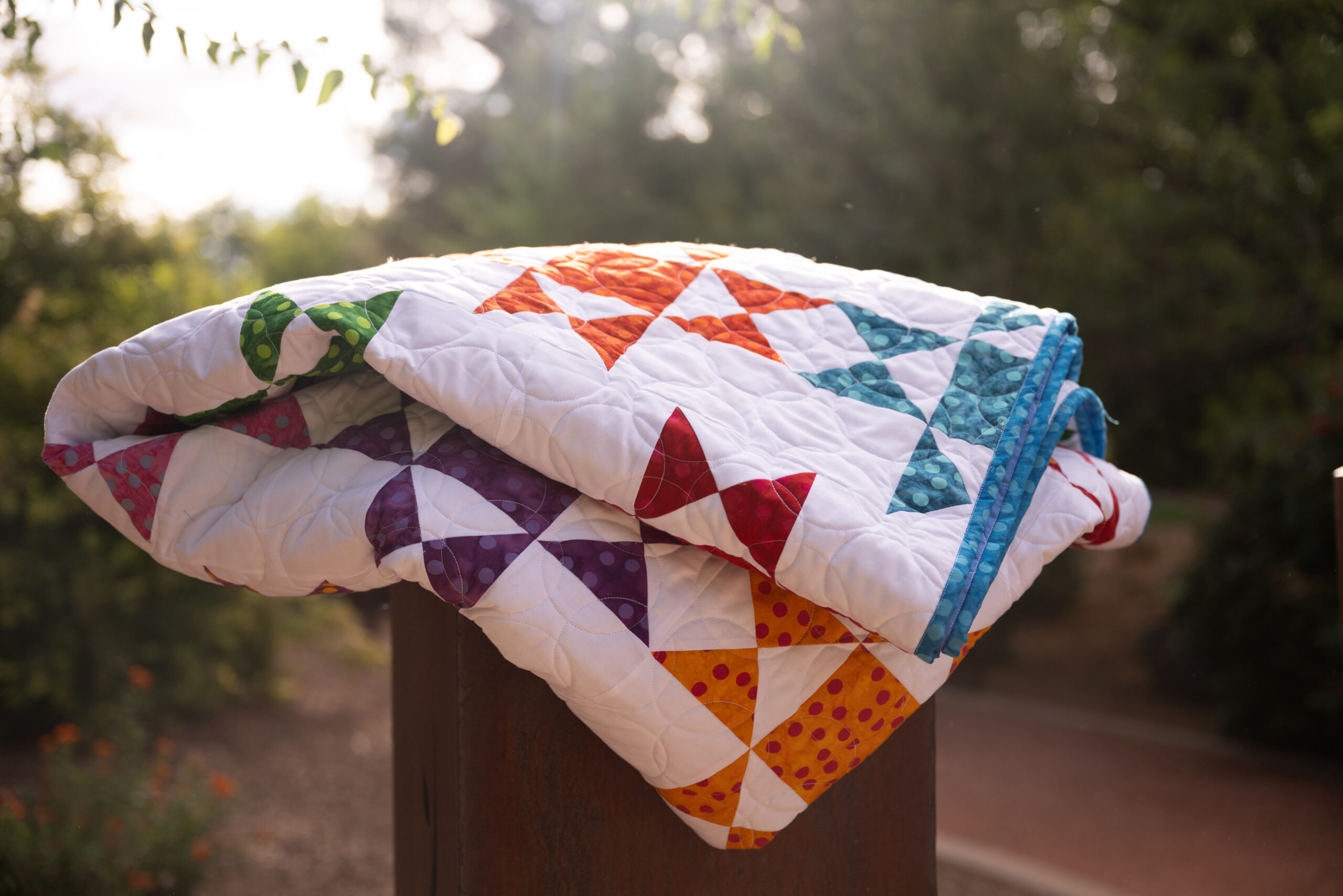 kyon_og様）happy motif quilting tops Zelda Quilt in Polka Pop Batiks -
