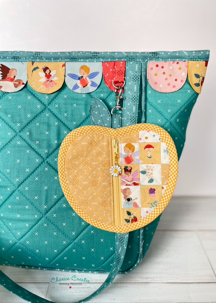 Petal Purse pattern by Charise Creates