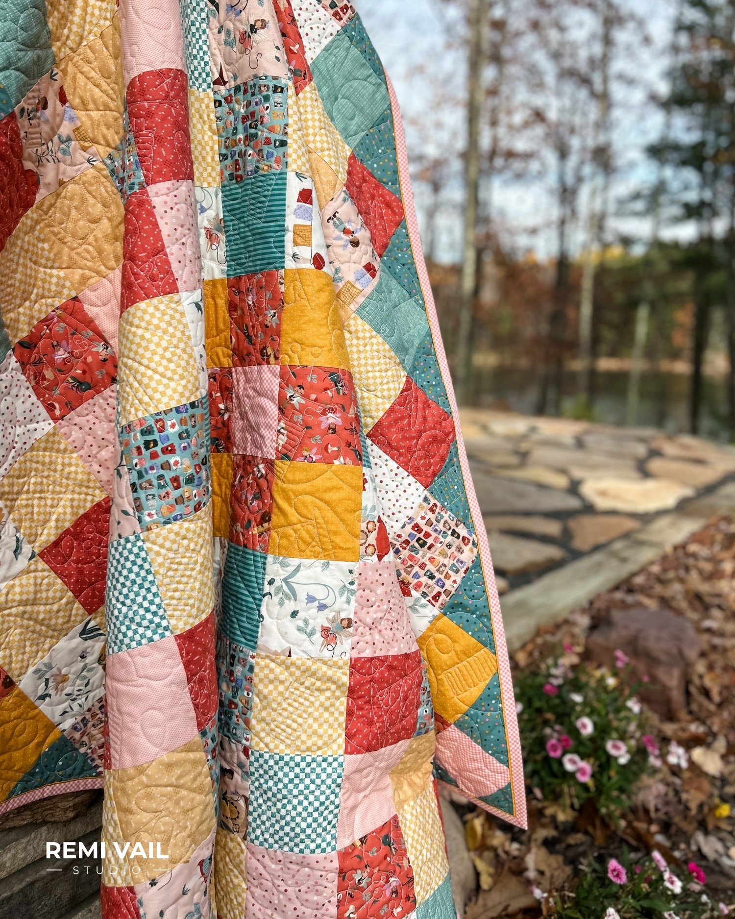 Thimbelina Fabric Collection by Jennifer Long for Riley Blake Designs. Quilting by Tamara Darragh for Remi Vail Studio using the Charming One Pattern. 