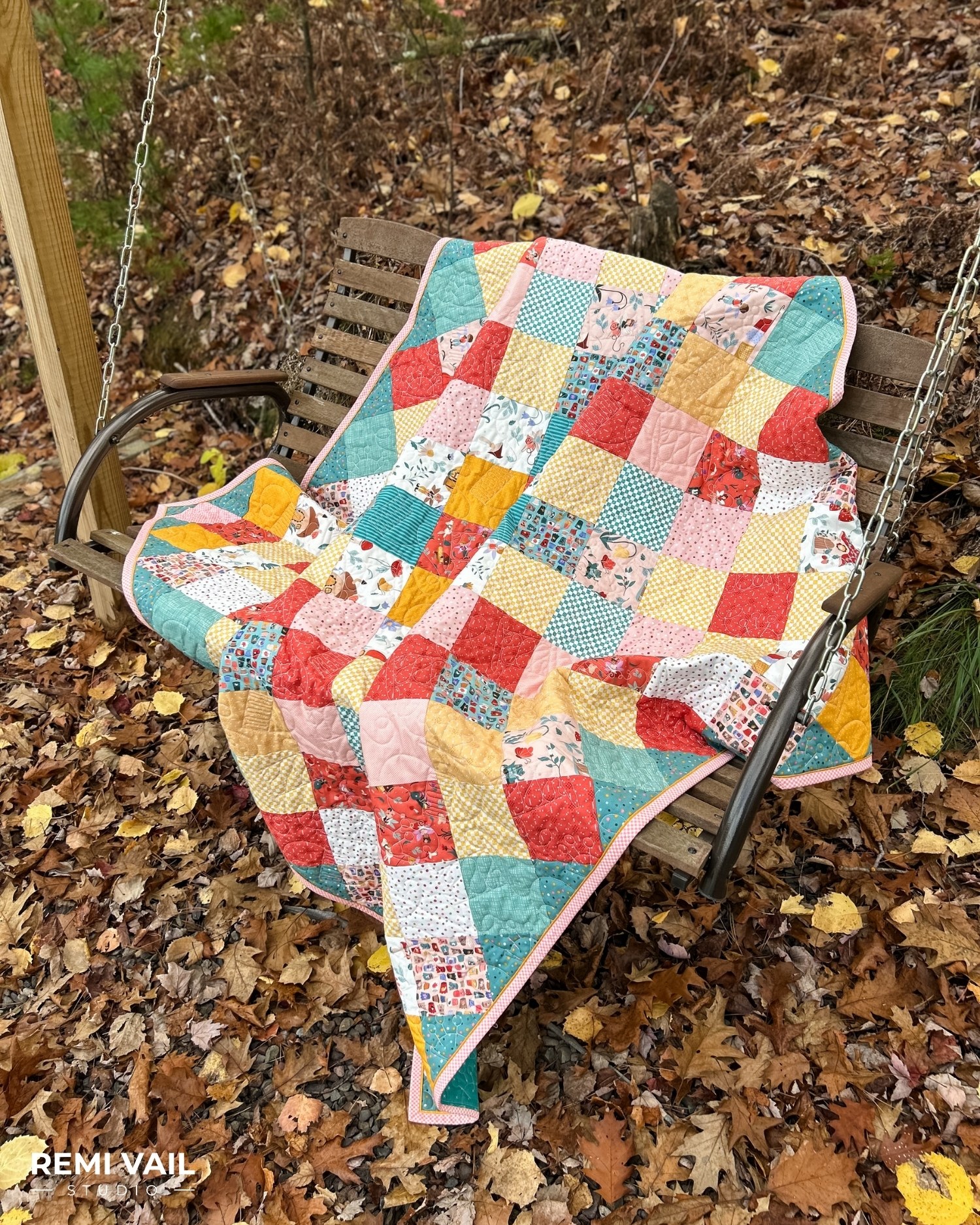 Thimbelina Fabric Collection by Jennifer Long for Riley Blake Designs. Quilting by Tamara Darragh for Remi Vail Studio using the Charming One Pattern. 