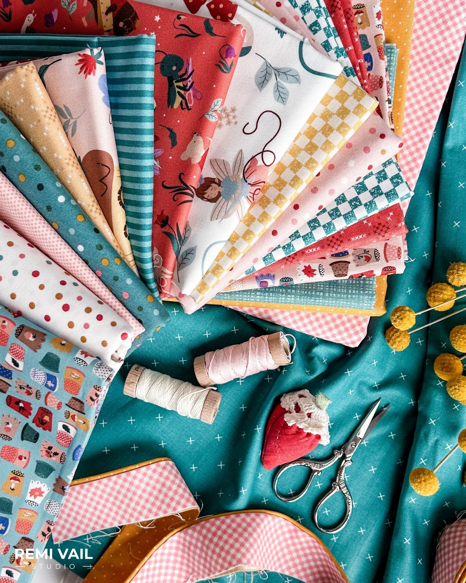 Thimbelina Fabric Collection by Jennifer Long for Riley Blake Designs. Quilting by Tamara Darragh for Remi Vail Studio using the Charming One Pattern. 
