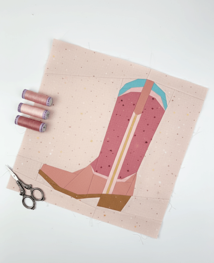 Cowboy_boot_quilt-block_pattern_by_JoeJuneandMae