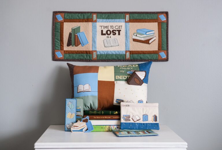 Stitch Your Book Nook USB